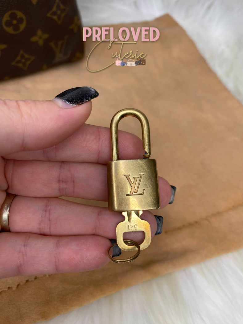 Louis Vuitton Speedy 30cm with Lock and Key