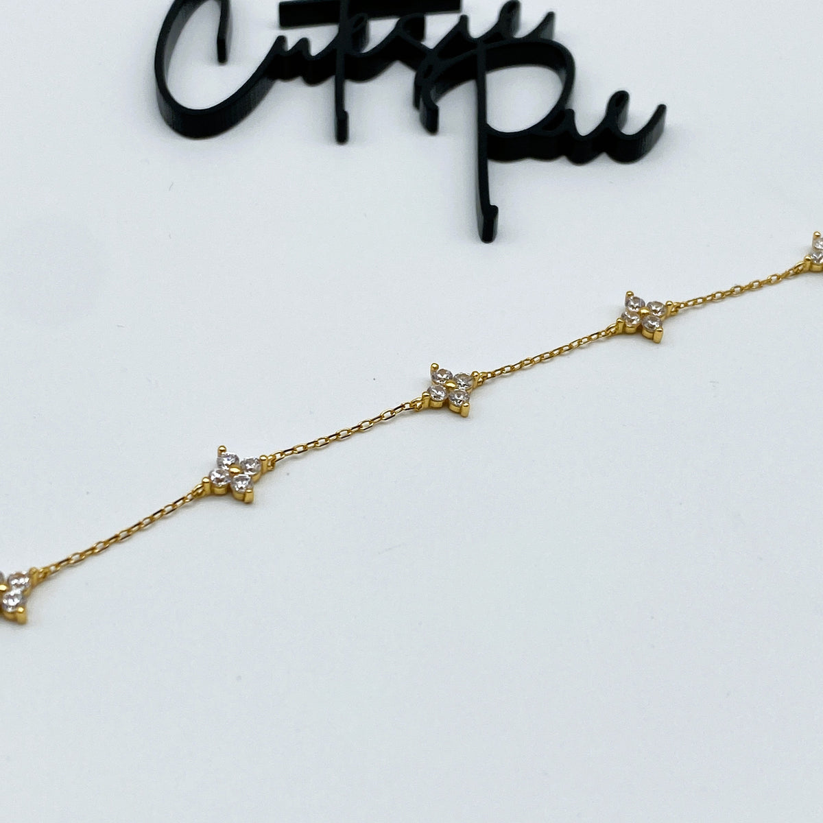Dainty Flower Bracelet | 18K Gold-Plated | Sterling Silver