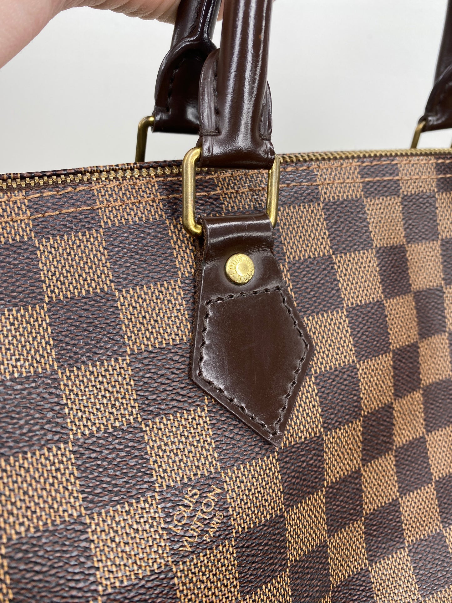 Louis Vuitton Speedy 30 in Damier Ebene / LV Vintage Pre-Loved Handbag