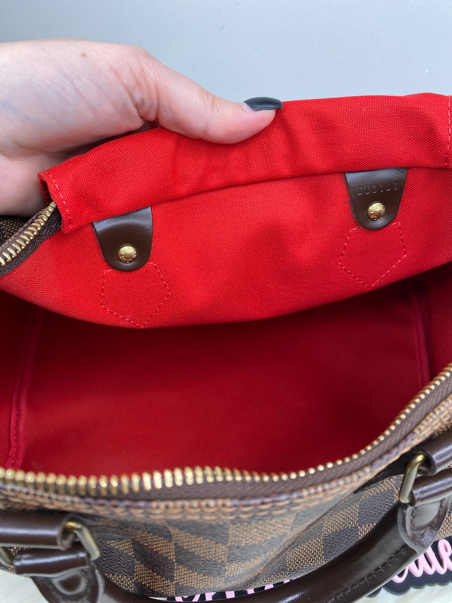 Louis Vuitton Speedy 30 in Damier Ebene / LV Vintage Pre-Loved Handbag