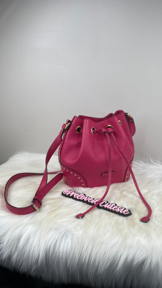 LIMITED EDITION ๐ฆ Gucci Hilary Lux GG Studded Bucket Bag in Pink - 2 way - crossbody - Vintage Pre-Loved Handbag