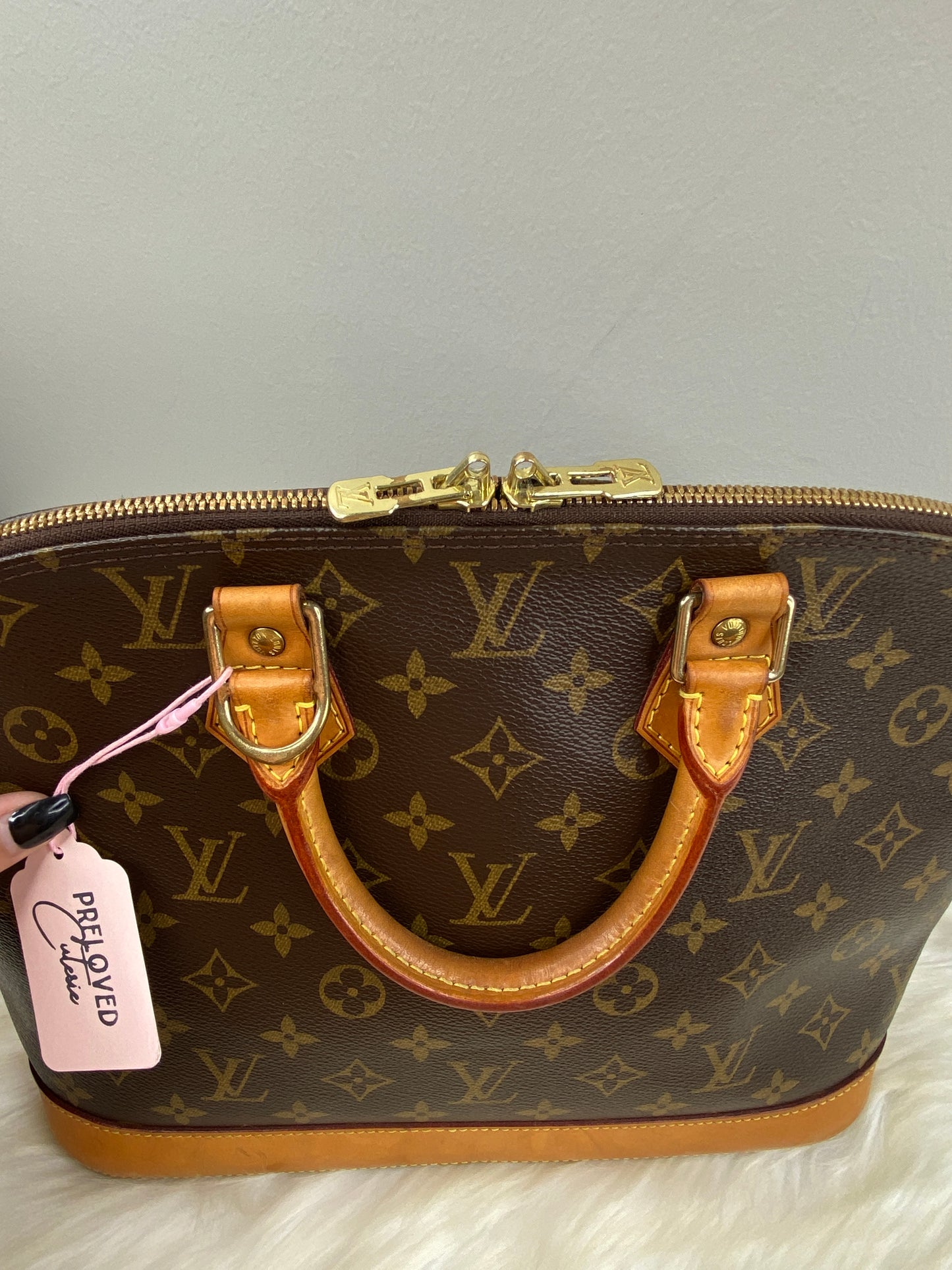 Louis Vuitton Alma PM in Monogram Canvas / LV Vintage Pre-Loved Handbag