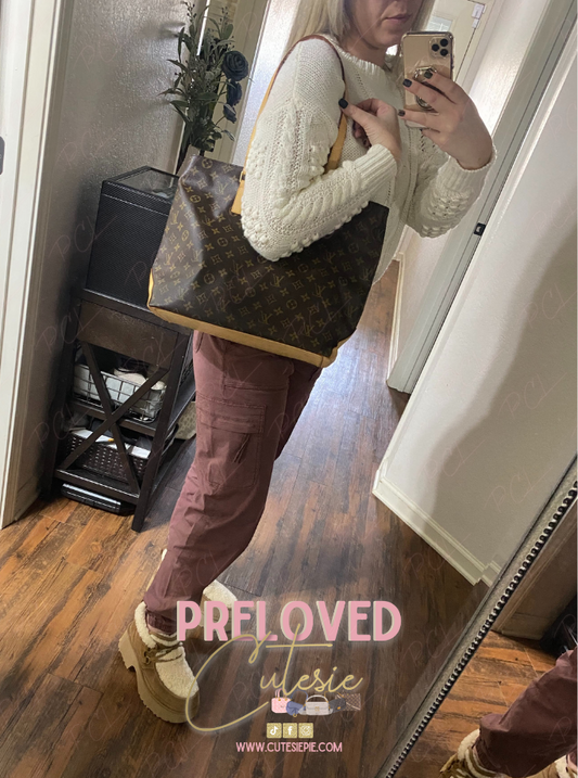 Louis Vuitton Cabas Mezzo in Monogram Canvas / LV Vintage Pre-Loved Handbag