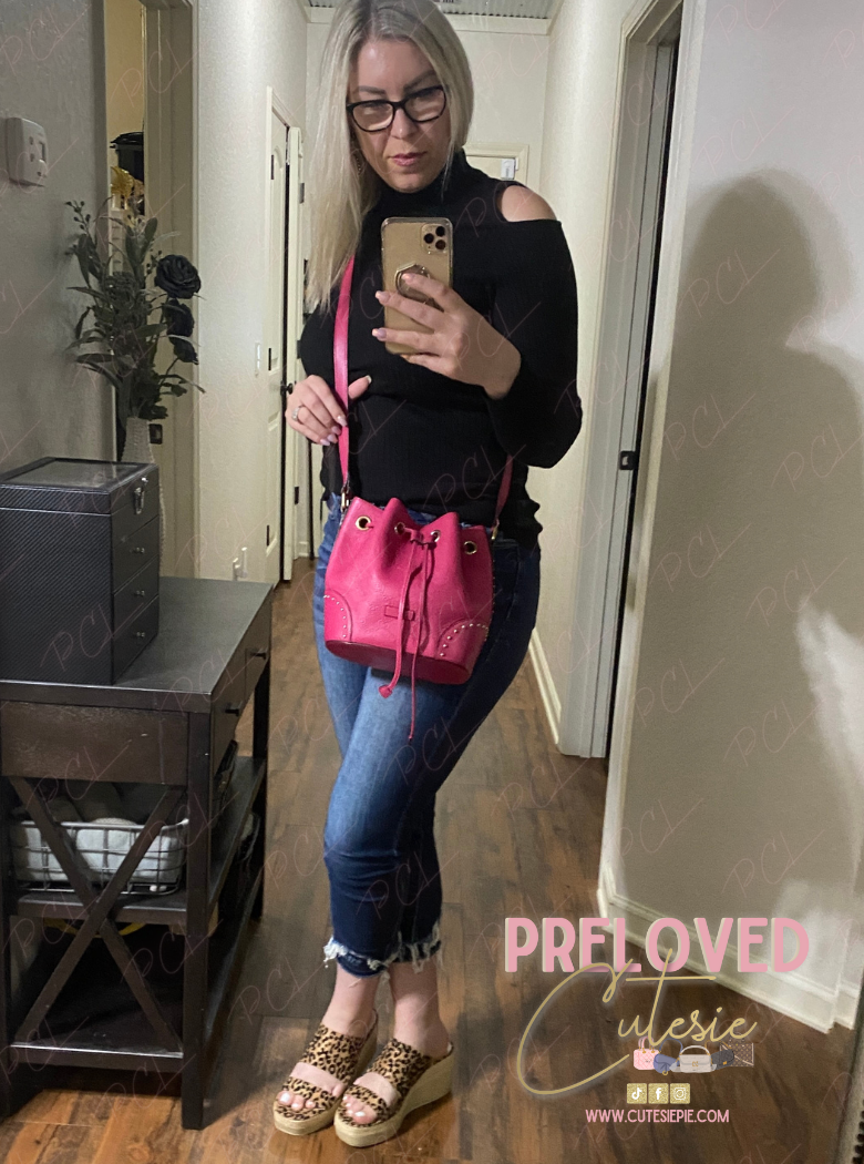 LIMITED EDITION 🦄 Gucci Hilary Lux GG Studded Bucket Bag in Pink - 2 way - crossbody - Vintage Pre-Loved Handbag