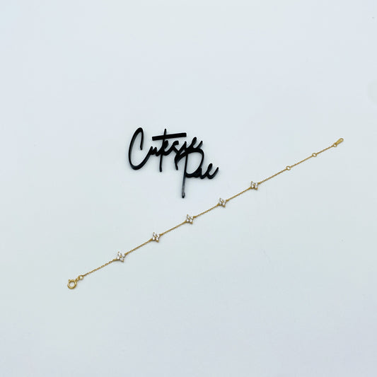 Dainty Flower Bracelet | 18K Gold-Plated | Sterling Silver