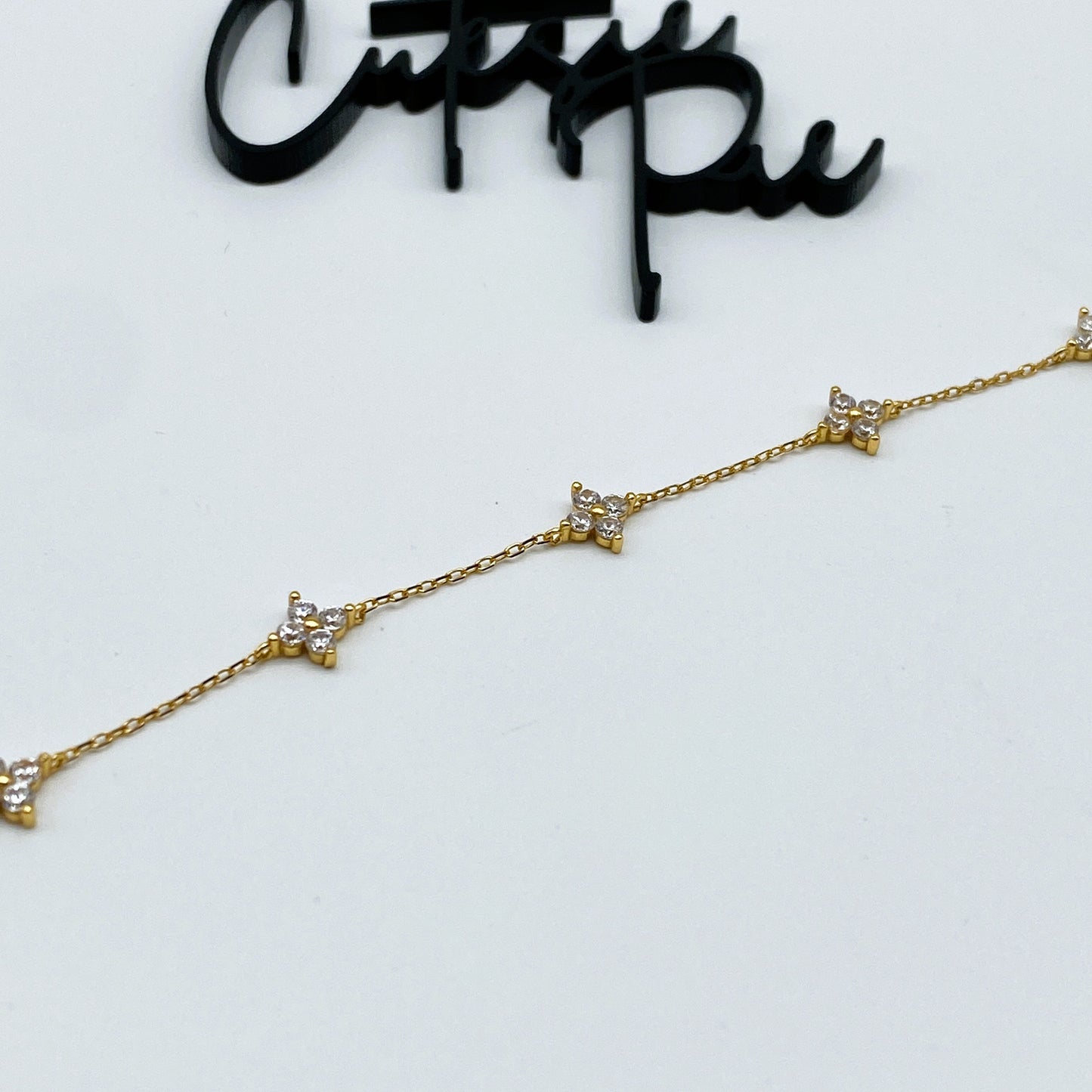 Dainty Flower Bracelet | 18K Gold-Plated | Sterling Silver