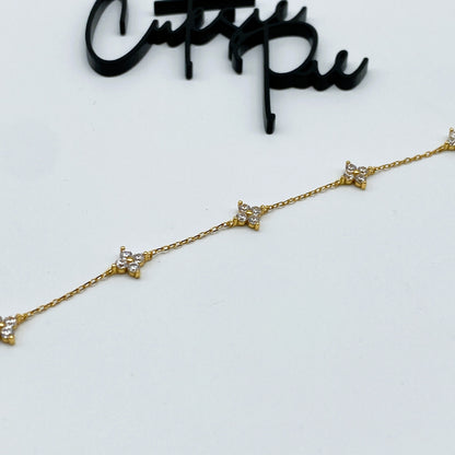 Dainty Flower Bracelet | 18K Gold-Plated | Sterling Silver