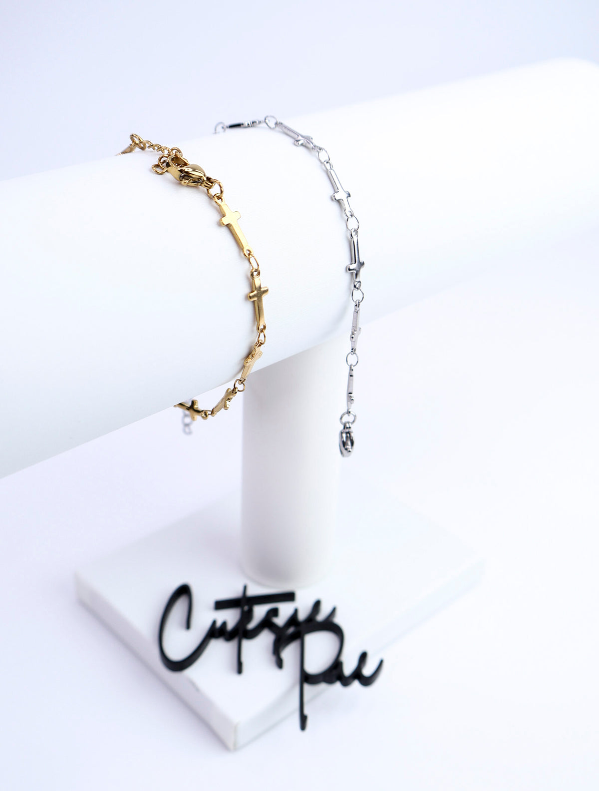 Dainty Cross Link Bracelet | 18K Gold PVD or Steel | 316L Stainless Steel