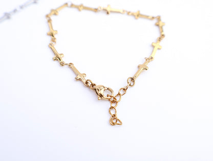 Dainty Cross Link Bracelet | 18K Gold PVD or Steel | 316L Stainless Steel