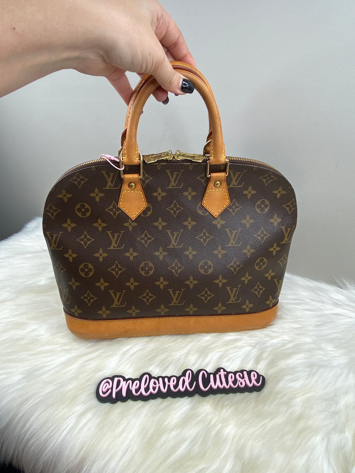 Louis Vuitton Alma PM in Monogram Canvas  / LV Vintage Pre-Loved Handbag