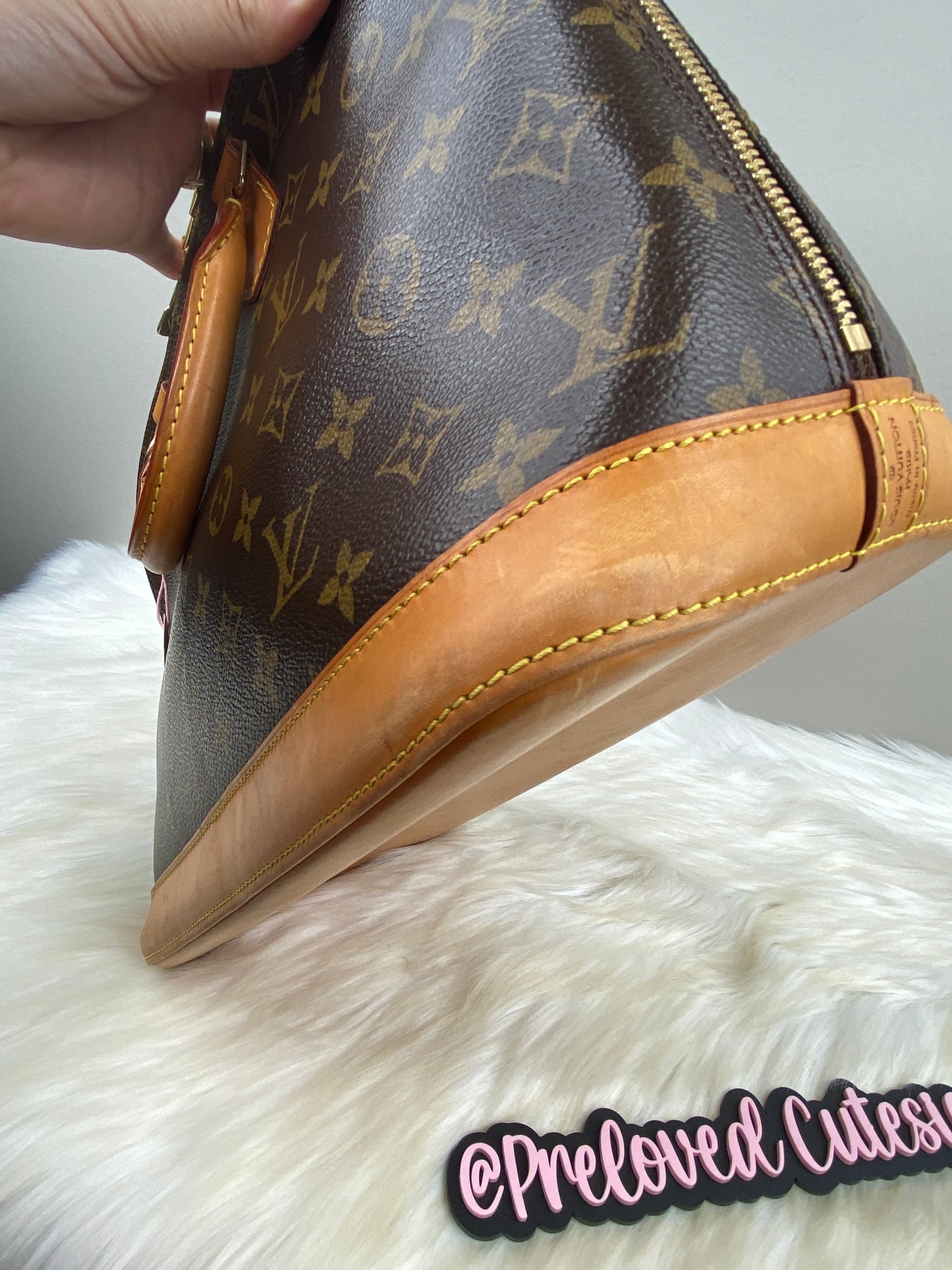 Louis Vuitton Alma PM in Monogram Canvas  / LV Vintage Pre-Loved Handbag