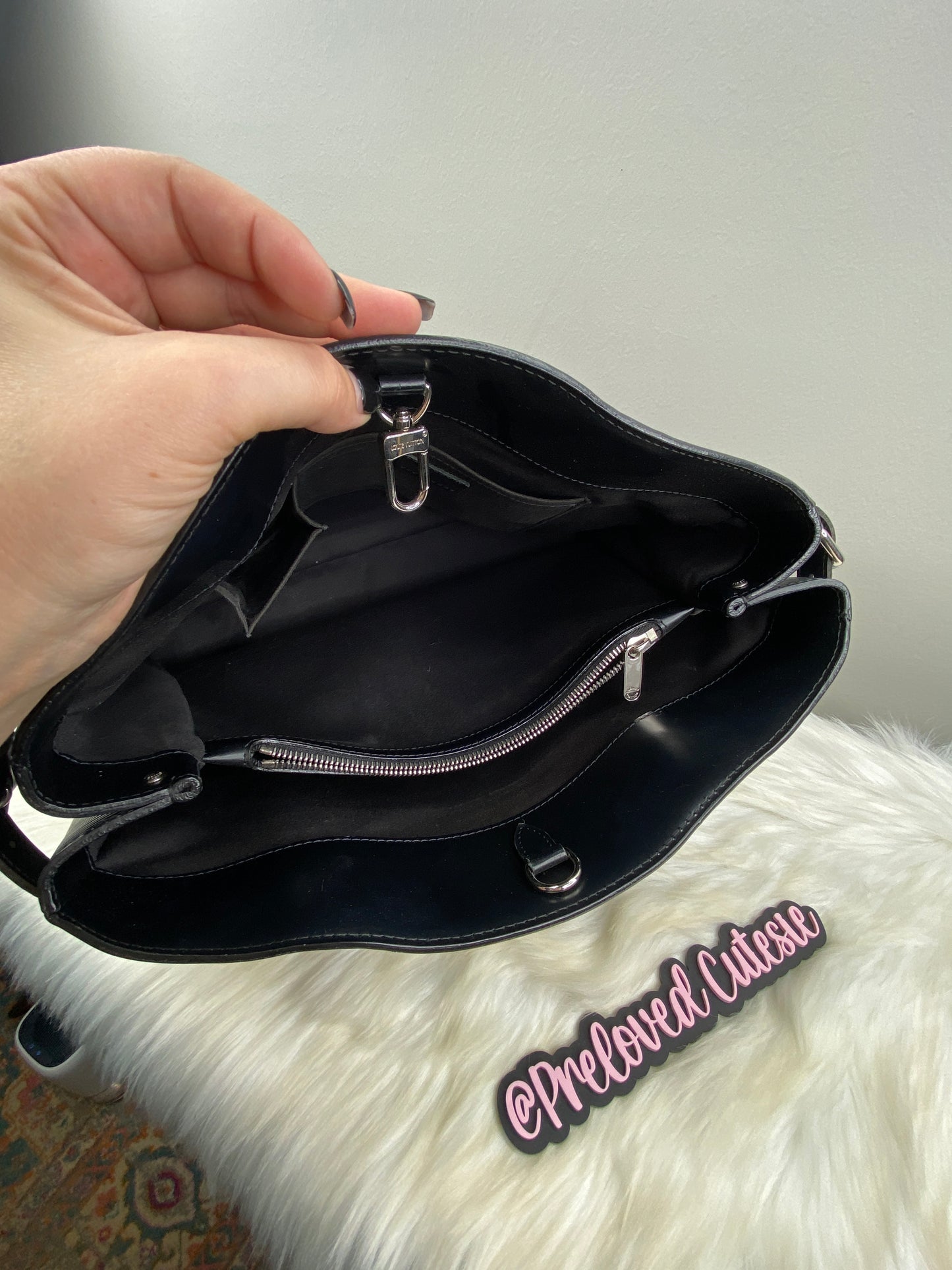 Louis Vuitton | Passy GM Shoulder Bag | Black Epi Leather