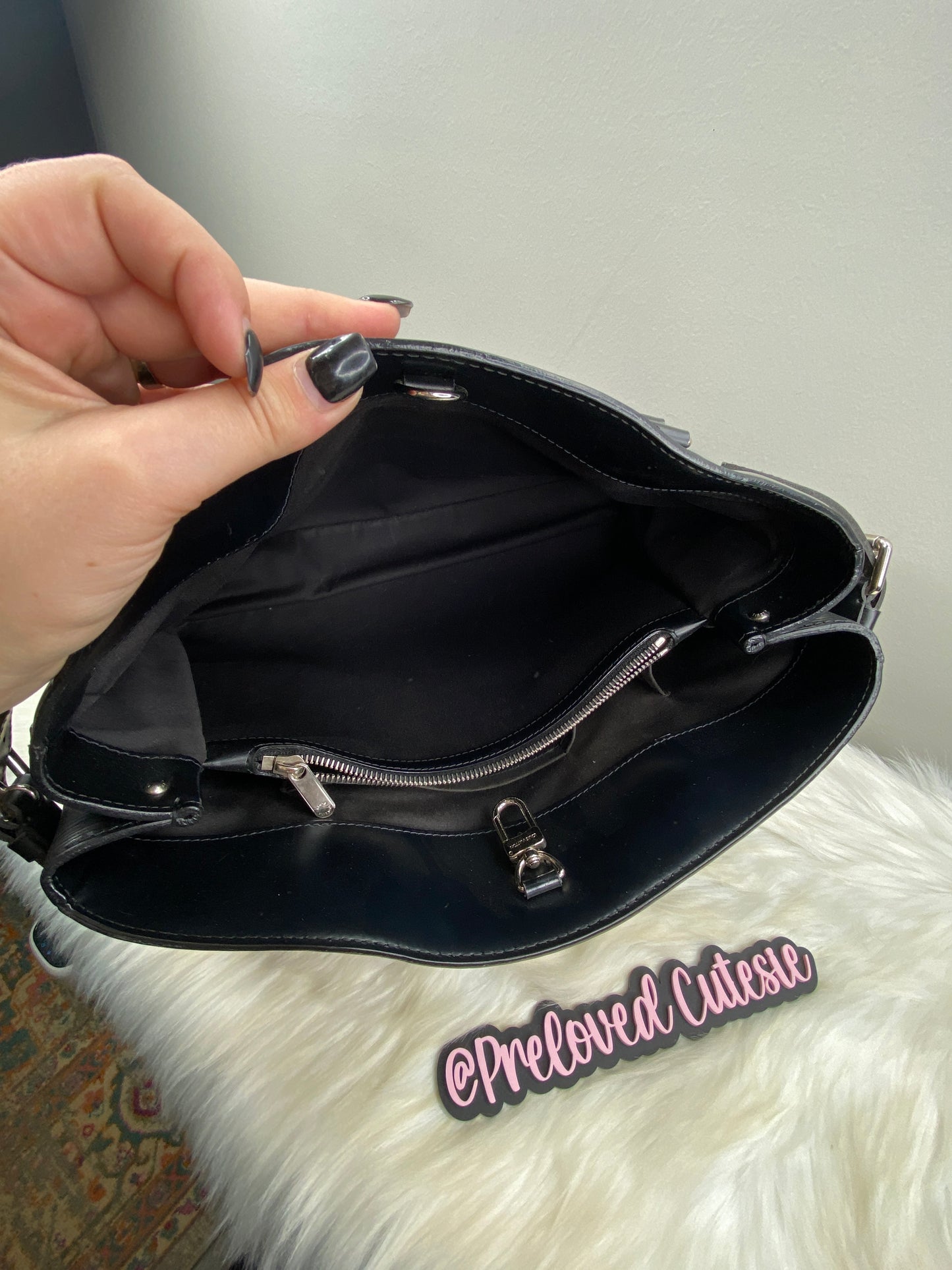 Louis Vuitton | Passy GM Shoulder Bag | Black Epi Leather