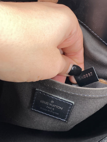 Louis Vuitton | Passy GM Shoulder Bag | Black Epi Leather