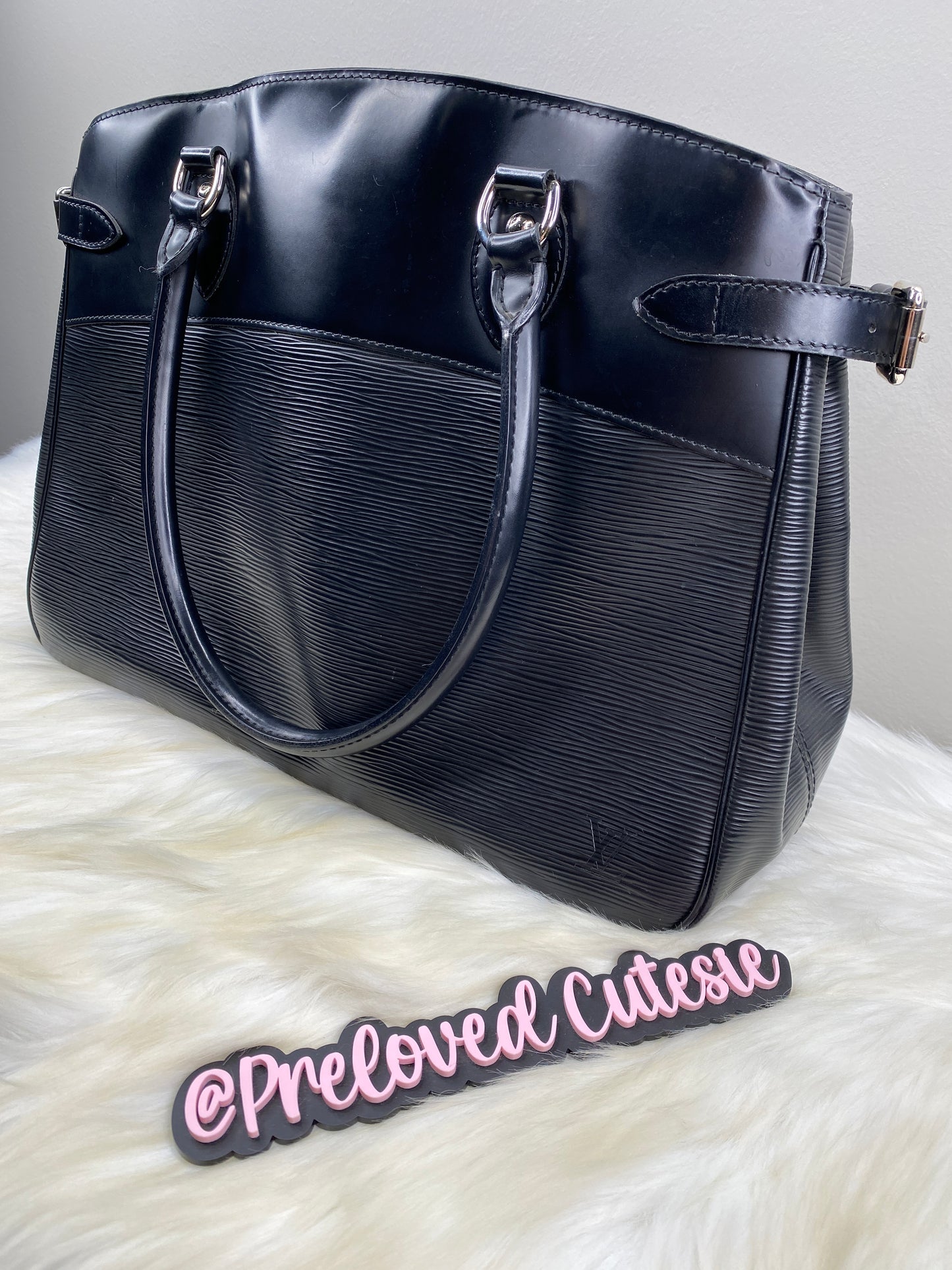 Louis Vuitton | Passy GM Shoulder Bag | Black Epi Leather