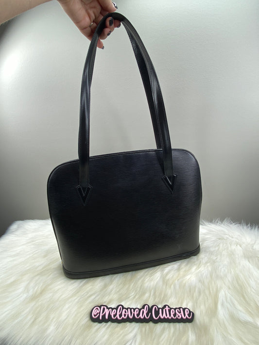 PRE-LOVED CUTESIE - LOUIS VUITTON LUSSAC EPI LEATHER BAG IN BLACK - SHOULDER BAG