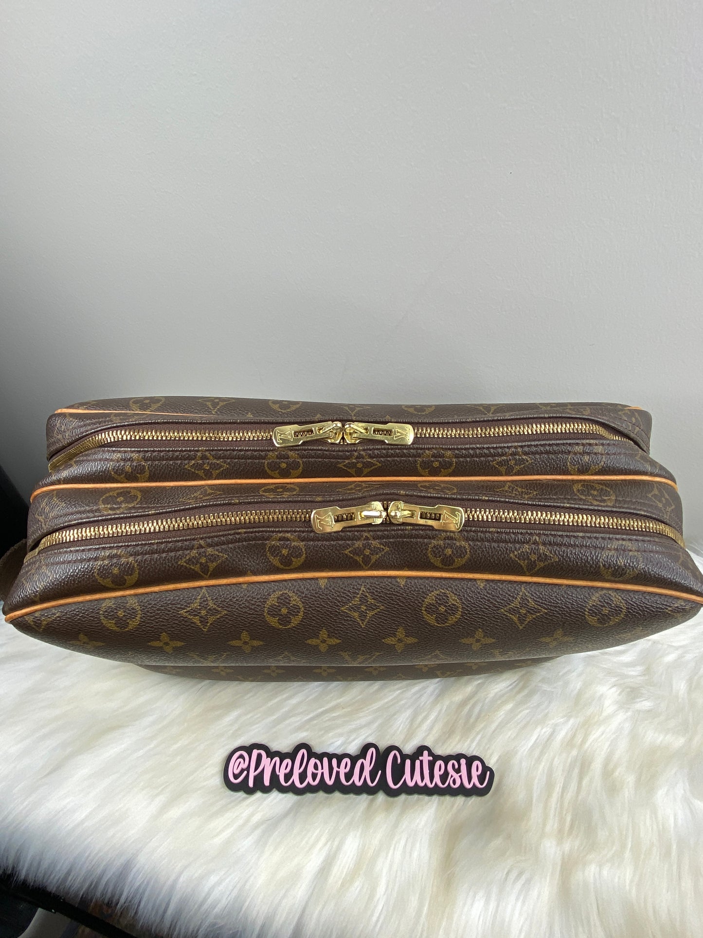 Louis Vuitton | Reporter GM Messenger Bag | Monogram Canvas