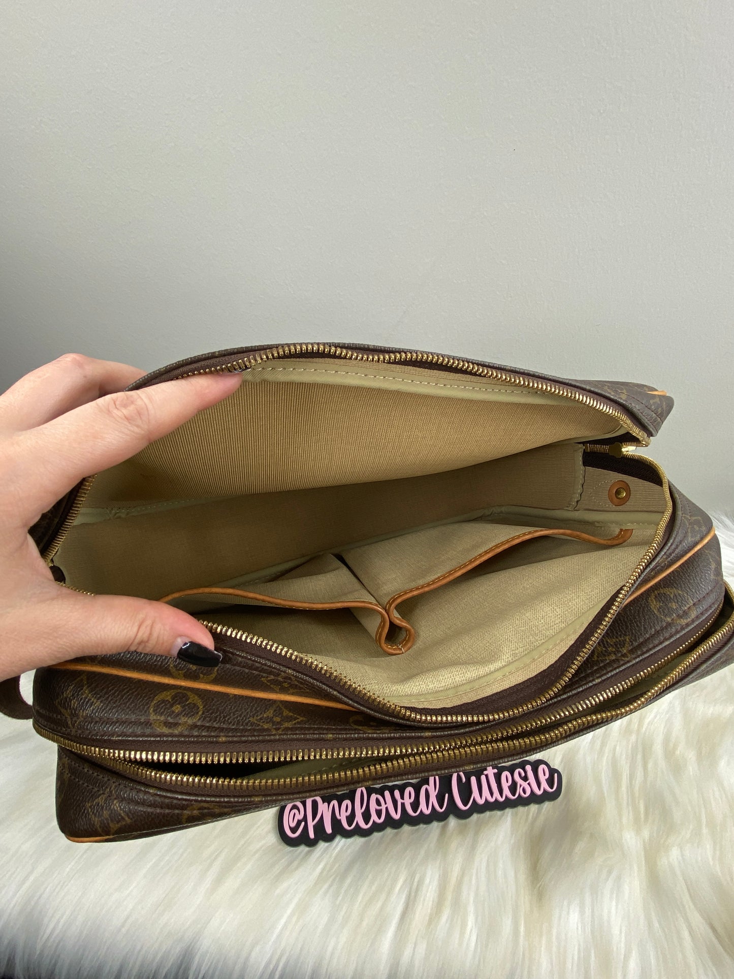 Louis Vuitton | Reporter GM Messenger Bag | Monogram Canvas
