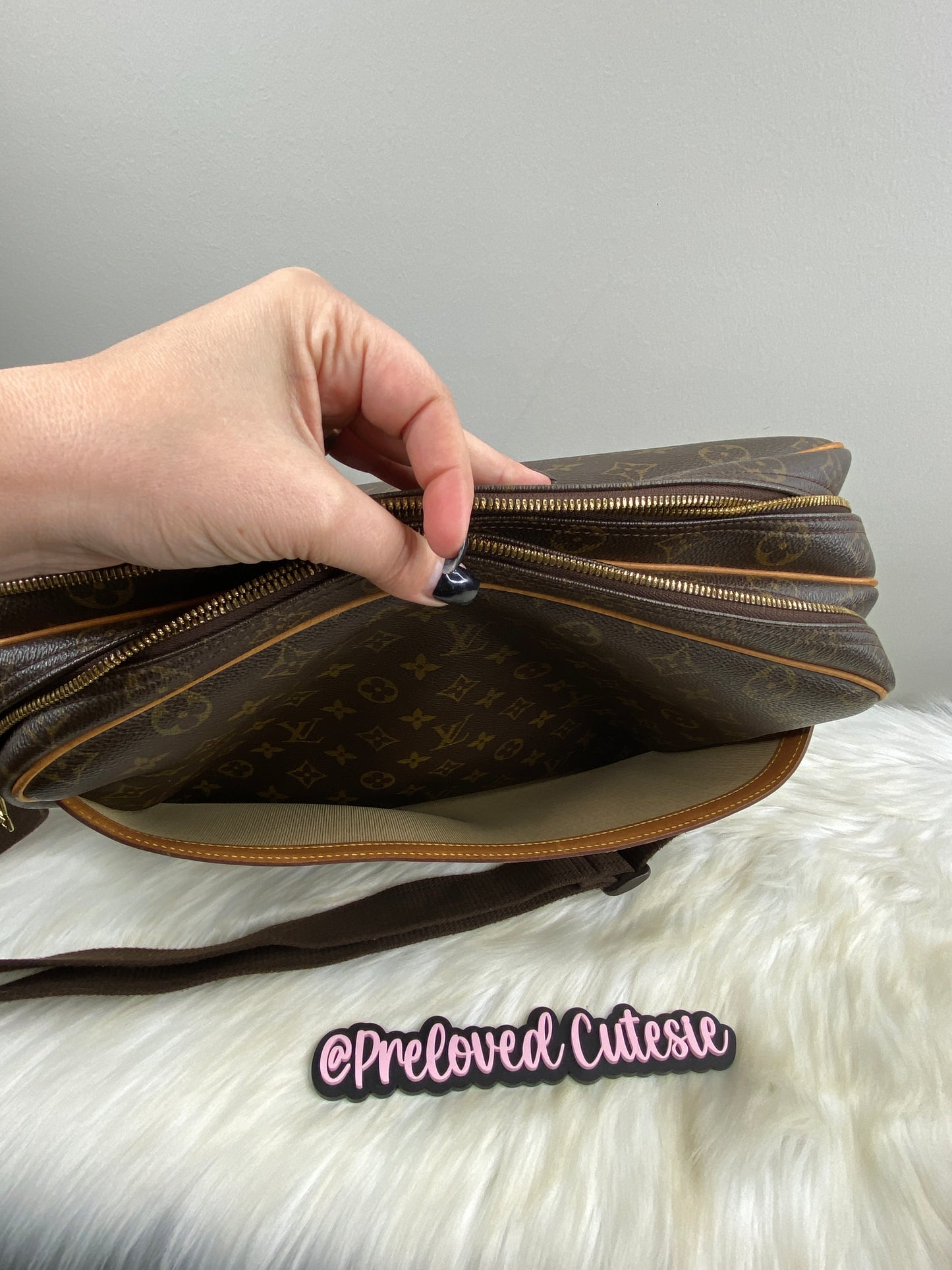 Louis Vuitton | Reporter GM Messenger Bag | Monogram Canvas