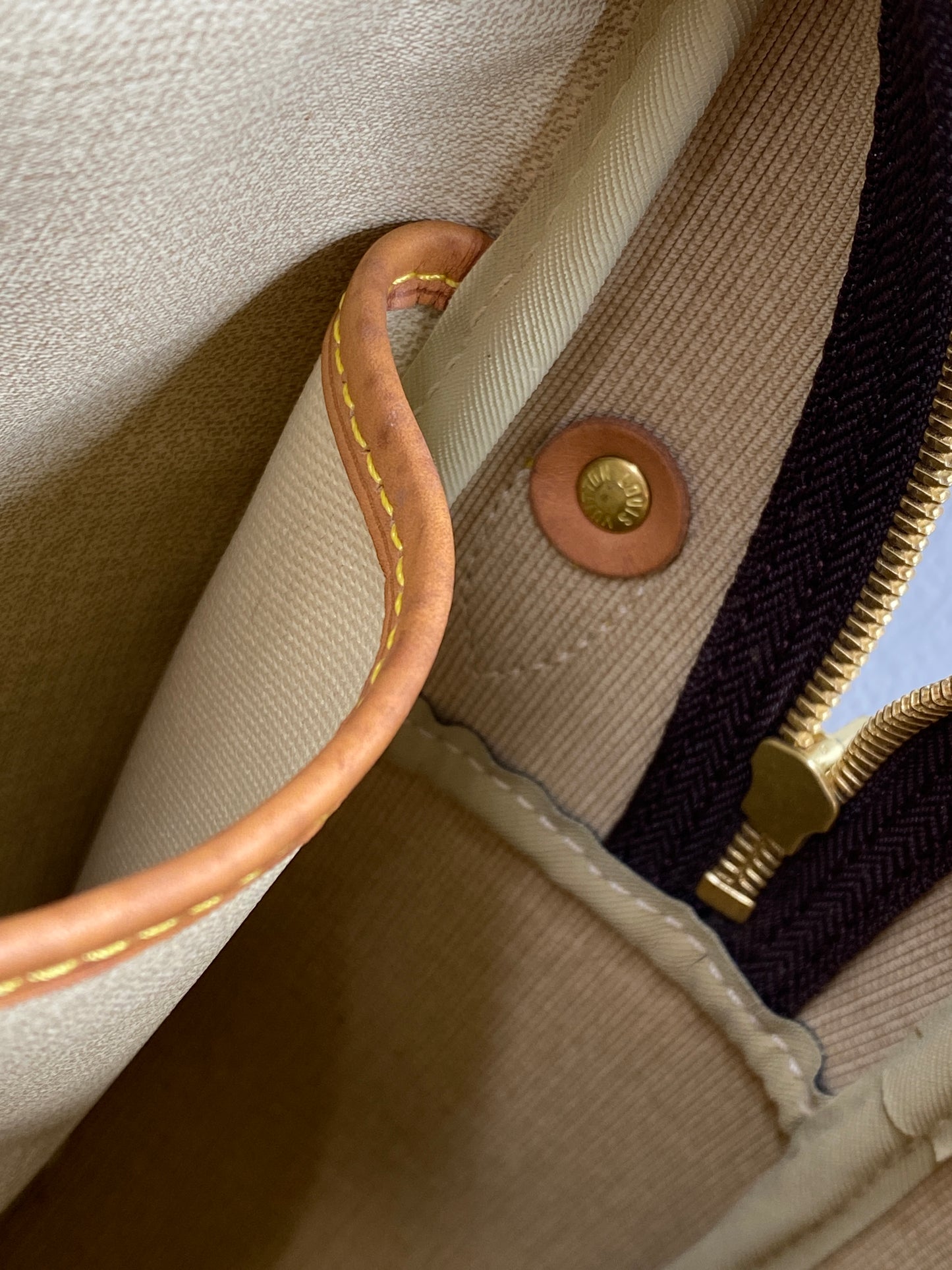 Louis Vuitton | Reporter GM Messenger Bag | Monogram Canvas