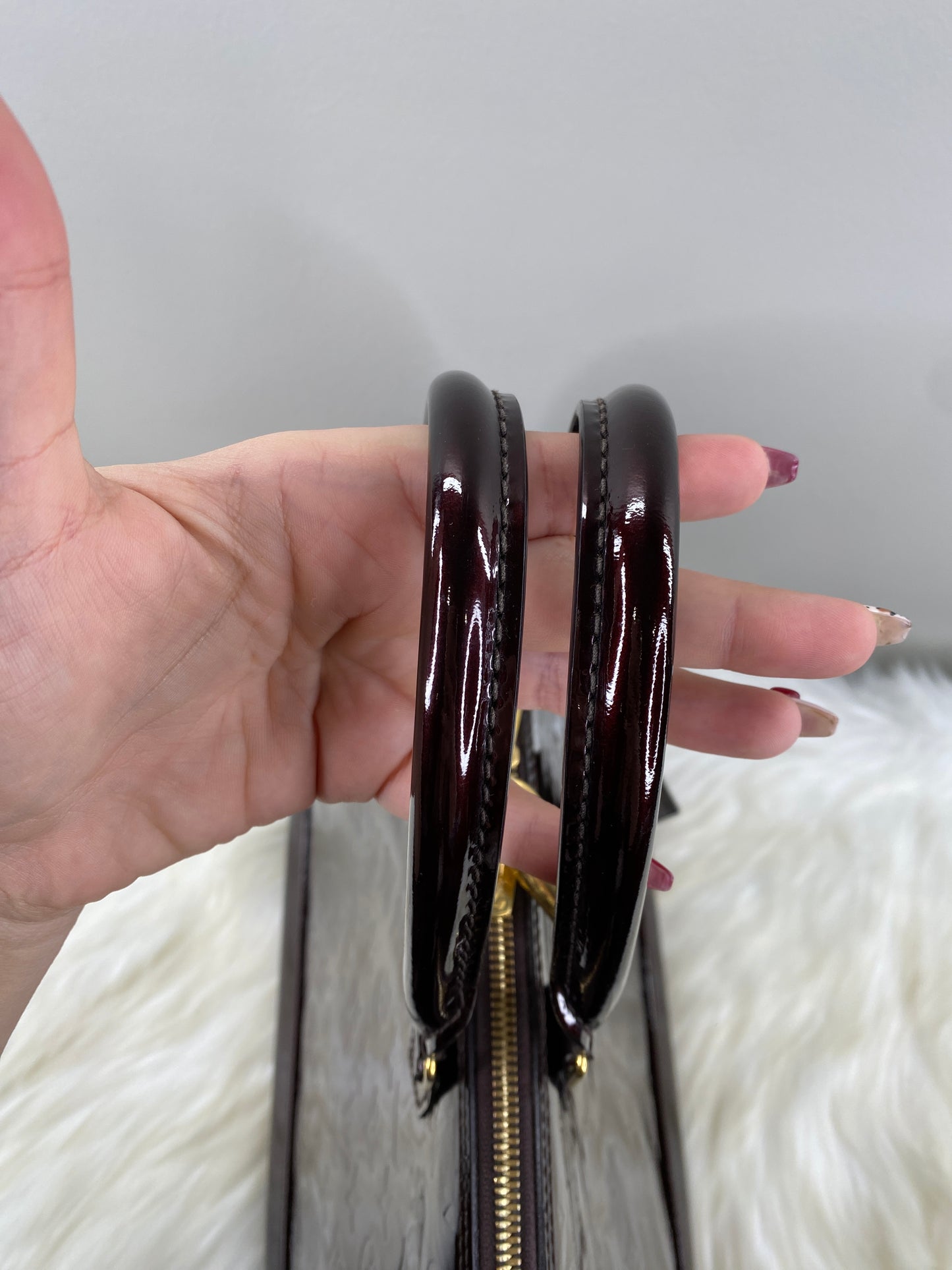 Louis Vuitton Alma GM Vernis in Amarante Red - LV Pre-Loved