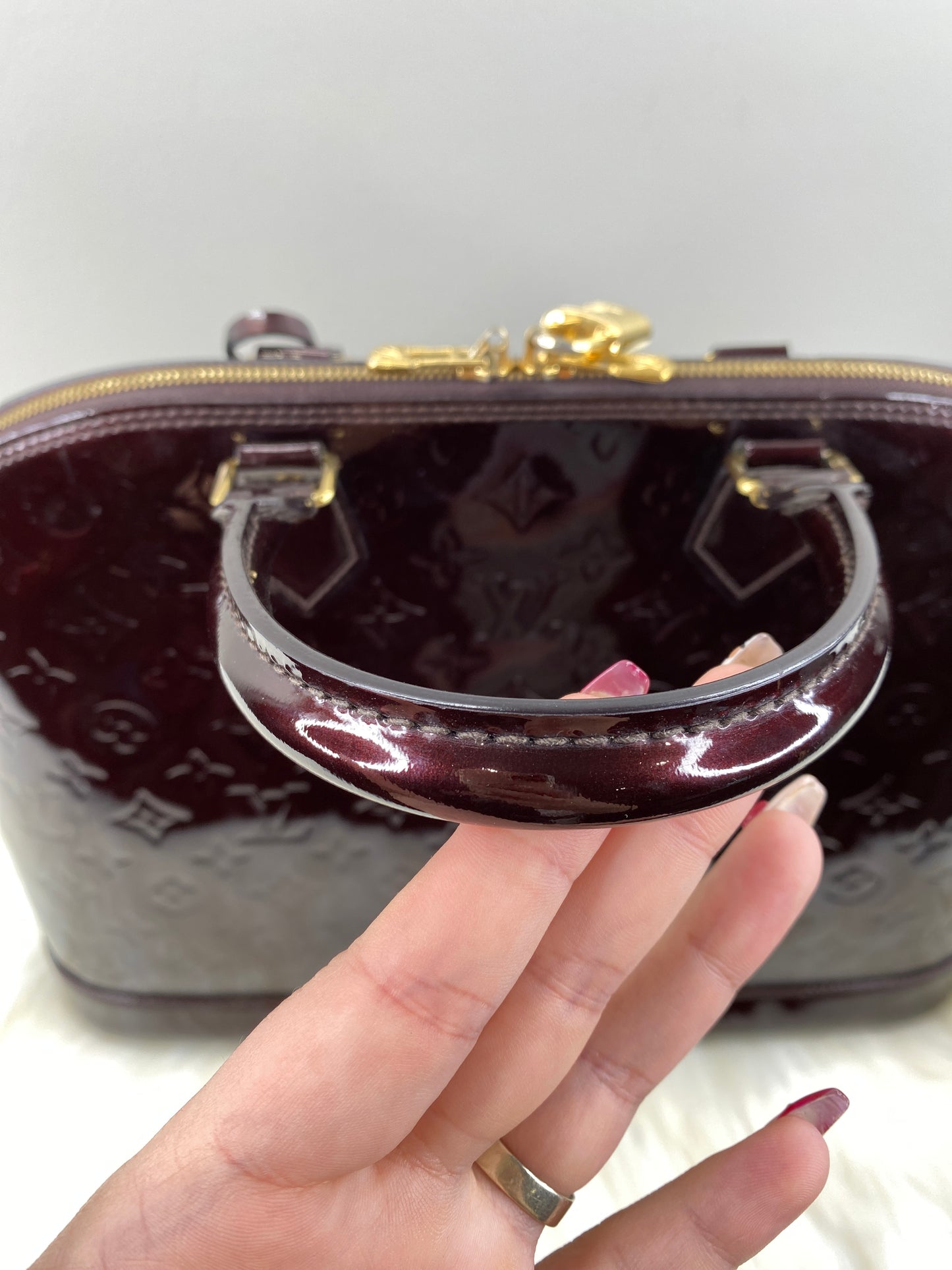 Louis Vuitton Alma GM Vernis in Amarante Red - LV Pre-Loved