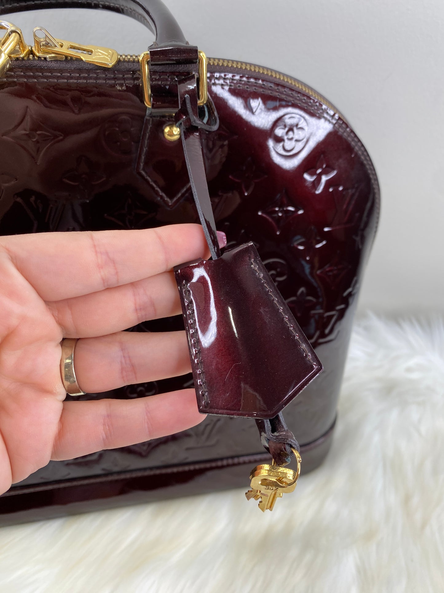 Louis Vuitton Alma GM Vernis in Amarante Red - LV Pre-Loved