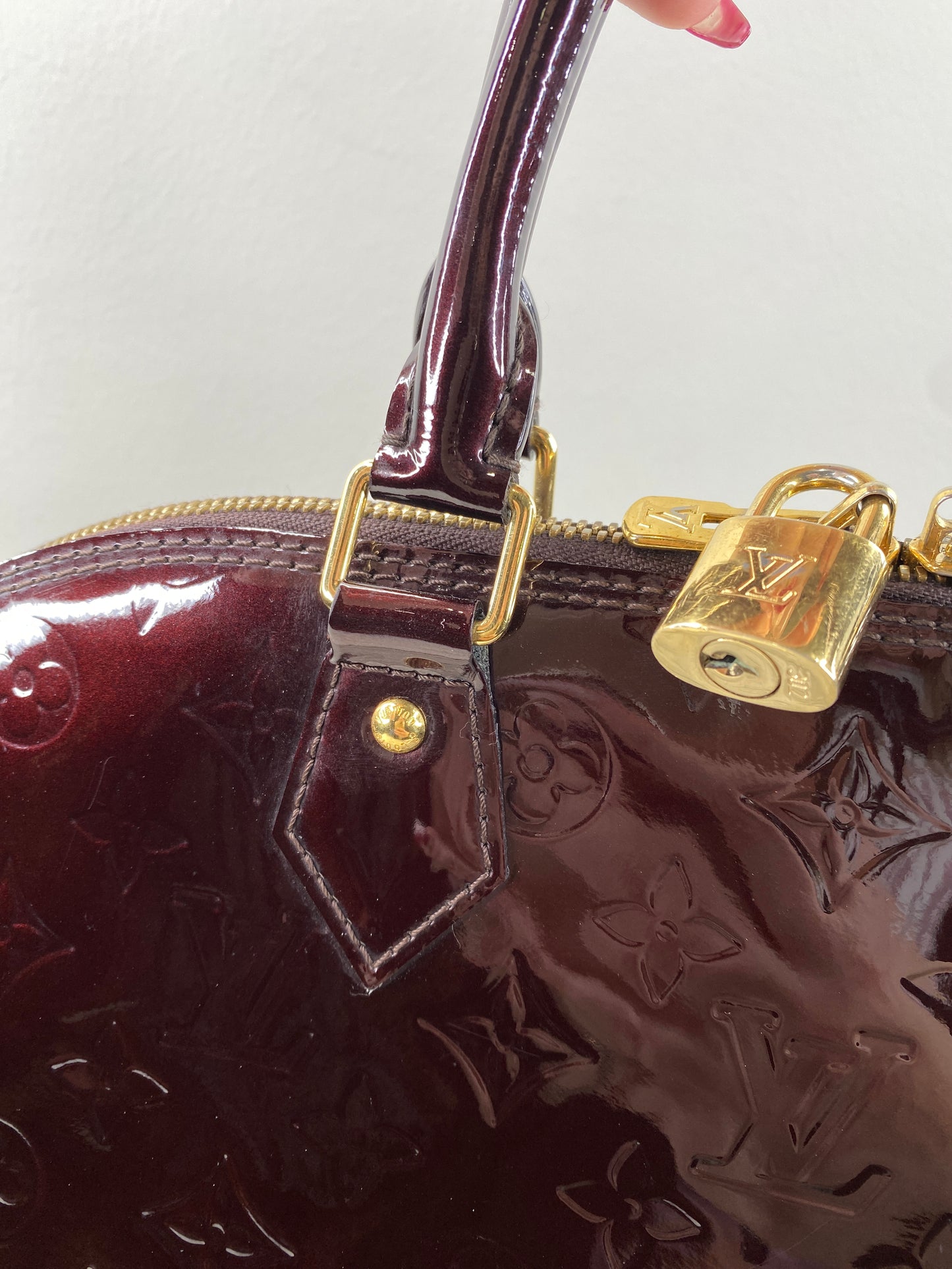 Louis Vuitton Alma GM Vernis in Amarante Red - LV Pre-Loved