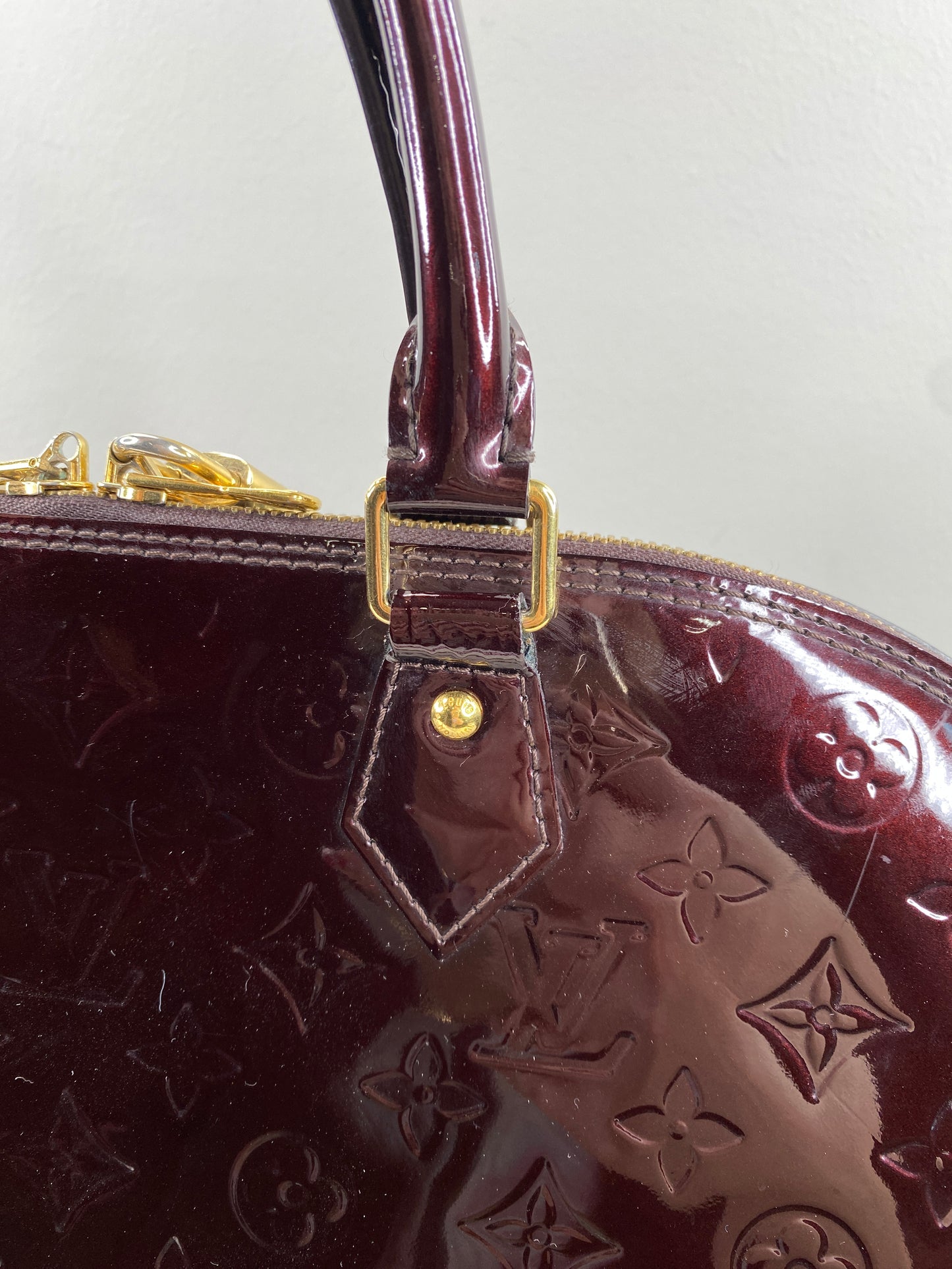 Louis Vuitton Alma GM Vernis in Amarante Red - LV Pre-Loved