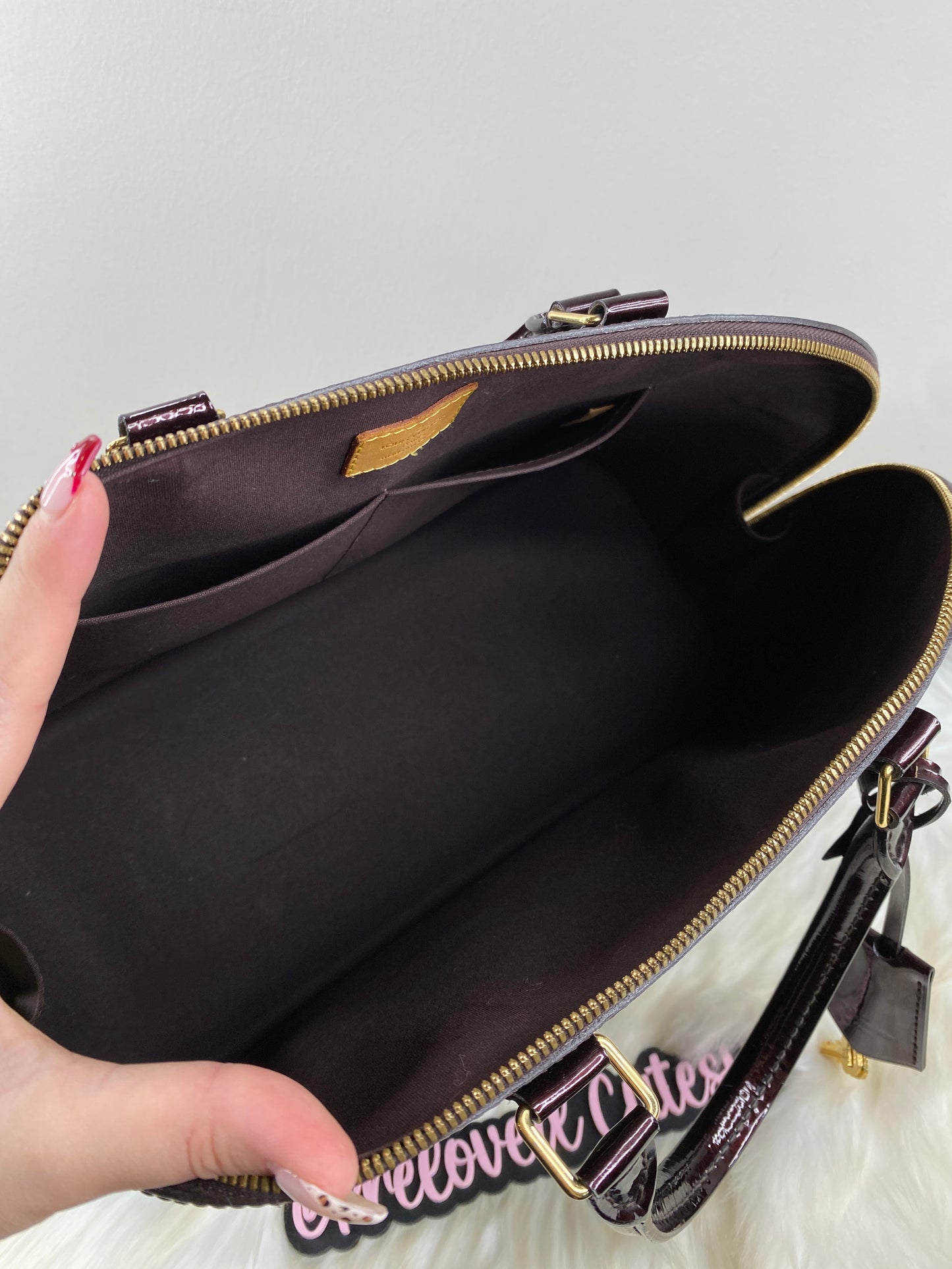 Louis Vuitton Alma GM Vernis in Amarante Red - LV Pre-Loved