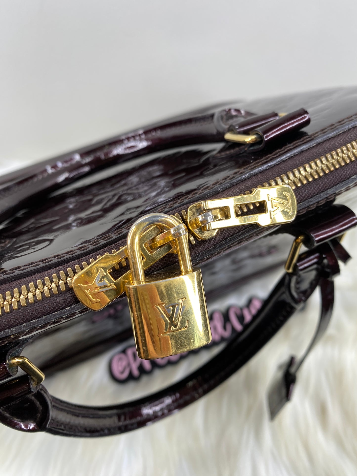 Louis Vuitton Alma GM Vernis in Amarante Red - LV Pre-Loved