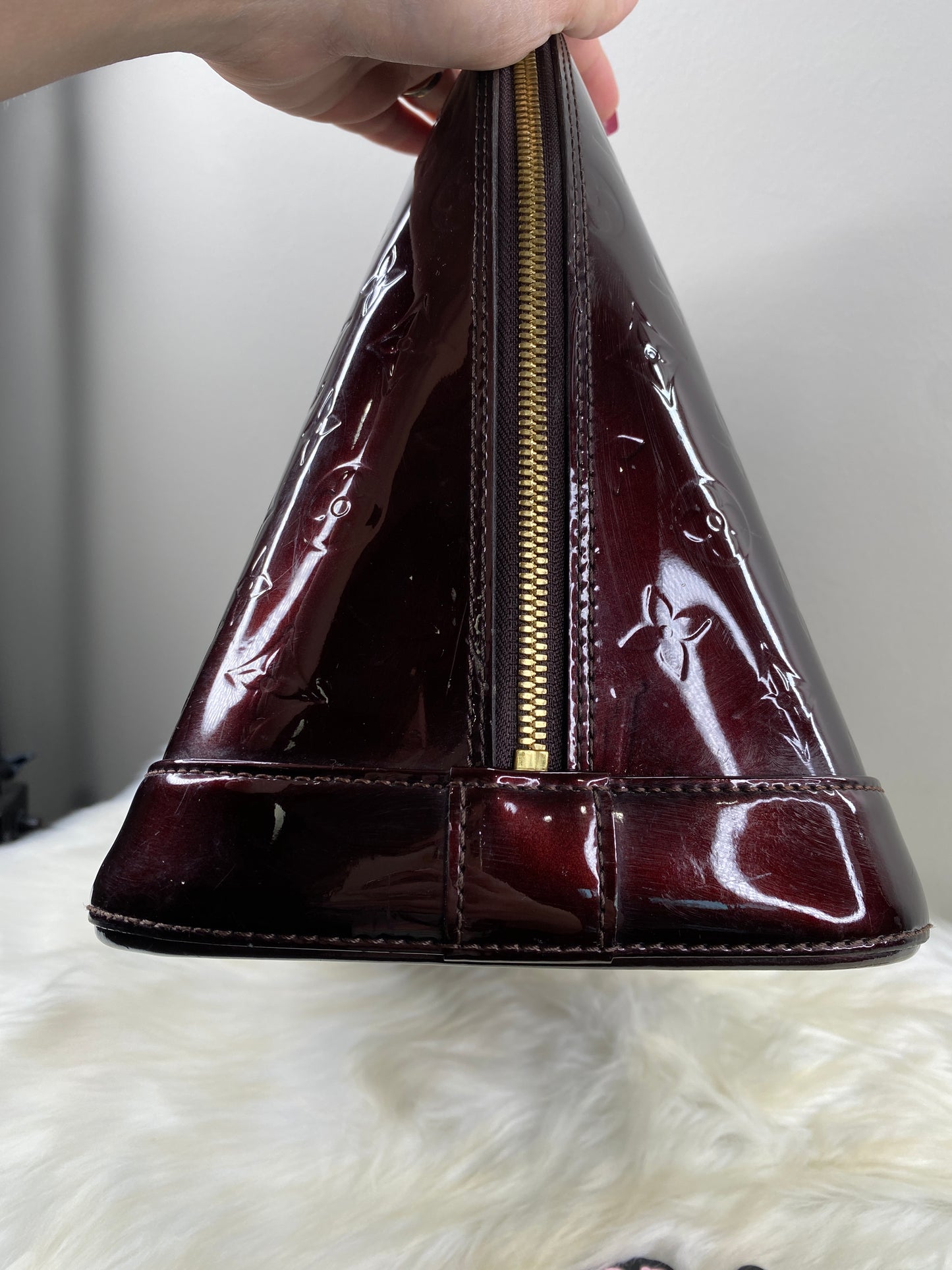 Louis Vuitton Alma GM Vernis in Amarante Red - LV Pre-Loved