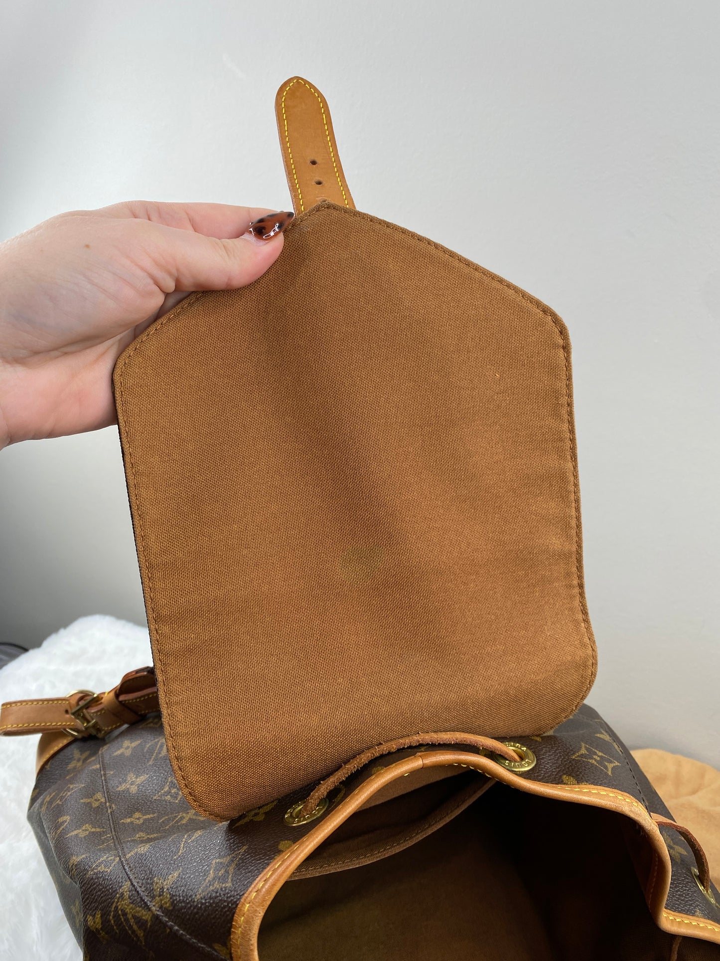 PRE-LOVED CUTESIE - LOUIS VUITTON MONTSOURIS GM BACKPACK MONOGRAM