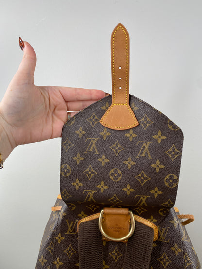 PRE-LOVED CUTESIE - LOUIS VUITTON MONTSOURIS GM BACKPACK MONOGRAM