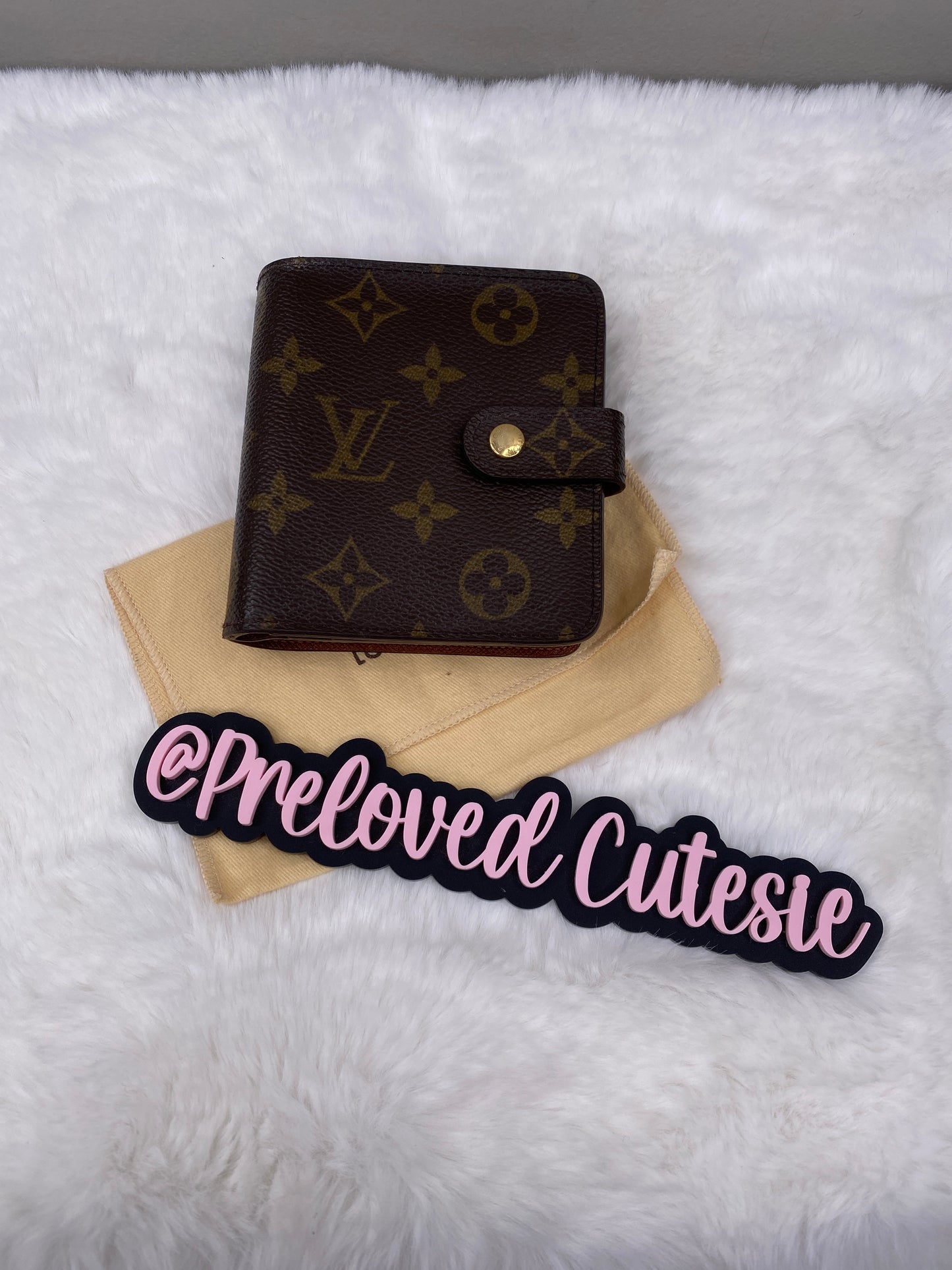 CUTESIE PRE-LOVED - LOUIS VUITTON - VINTAGE MONOGRAM ZIP COMPACT WALLET / CARD HOLDER