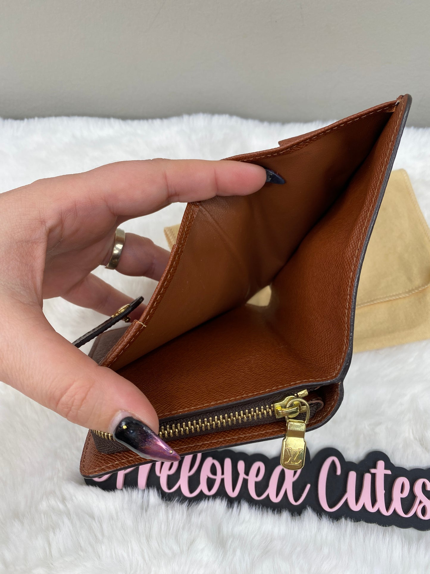 CUTESIE PRE-LOVED - LOUIS VUITTON - VINTAGE MONOGRAM ZIP COMPACT WALLET / CARD HOLDER