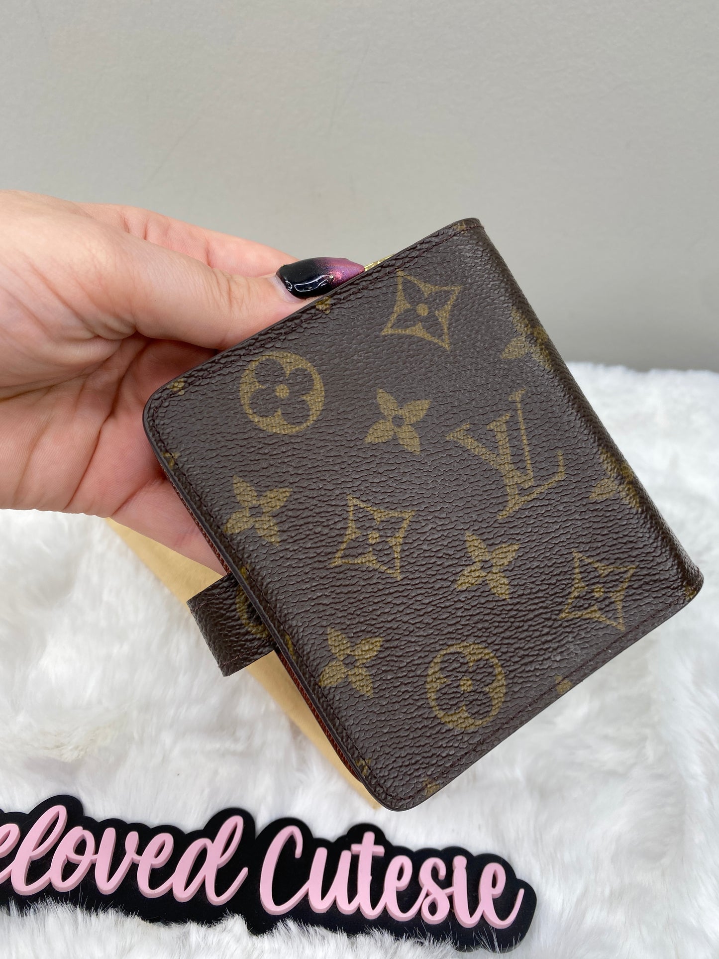 CUTESIE PRE-LOVED - LOUIS VUITTON - VINTAGE MONOGRAM ZIP COMPACT WALLET / CARD HOLDER