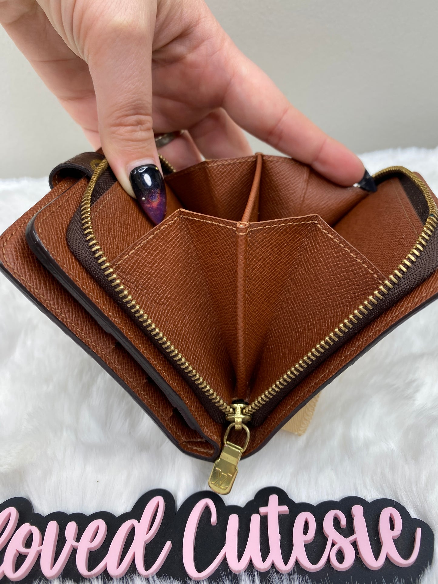 CUTESIE PRE-LOVED - LOUIS VUITTON - VINTAGE MONOGRAM ZIP COMPACT WALLET / CARD HOLDER