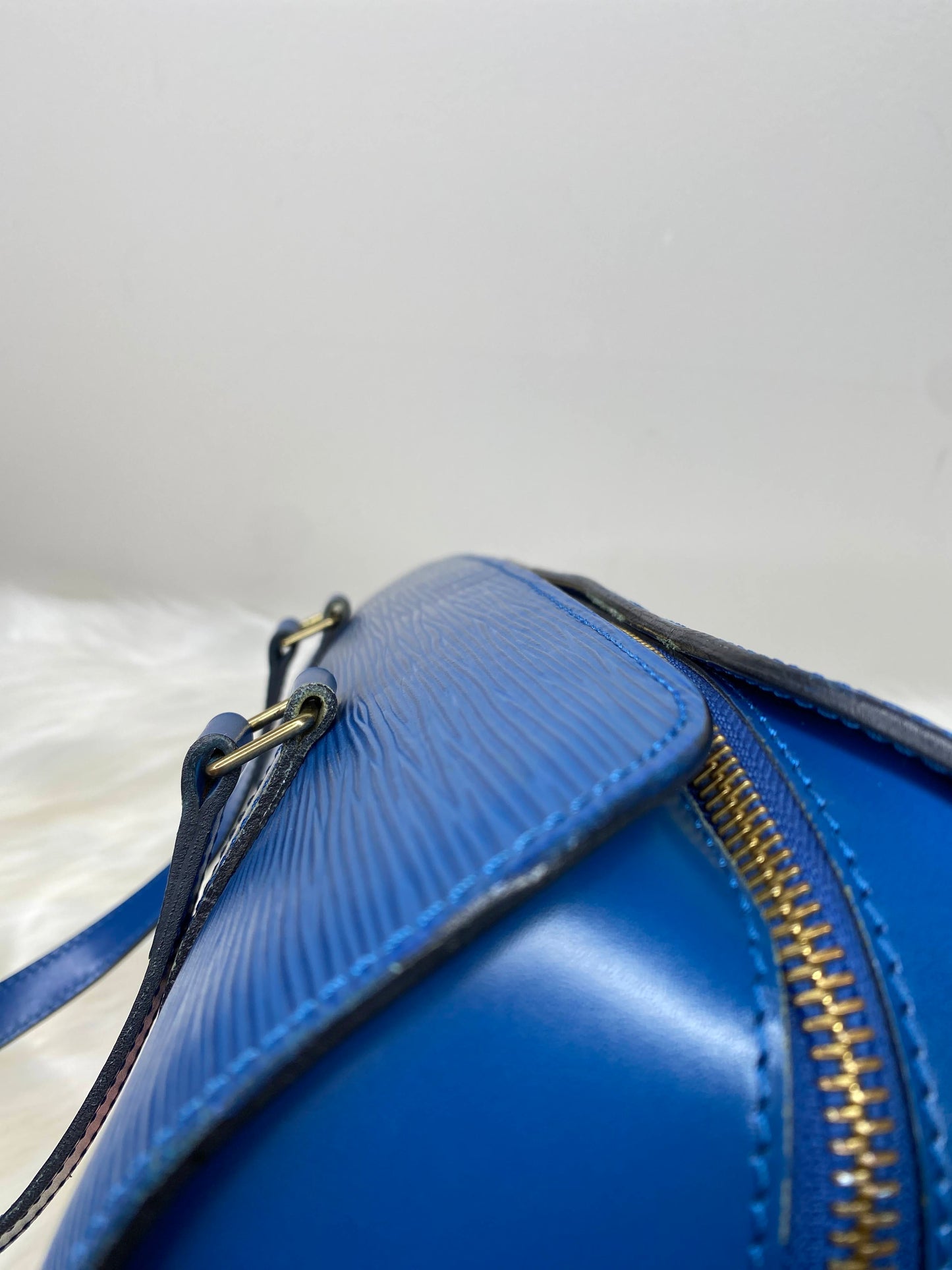 Louis Vuitton Soufflot Top Handle in Epi Leather - Toledo Blue / LV Pre-Loved Handbag