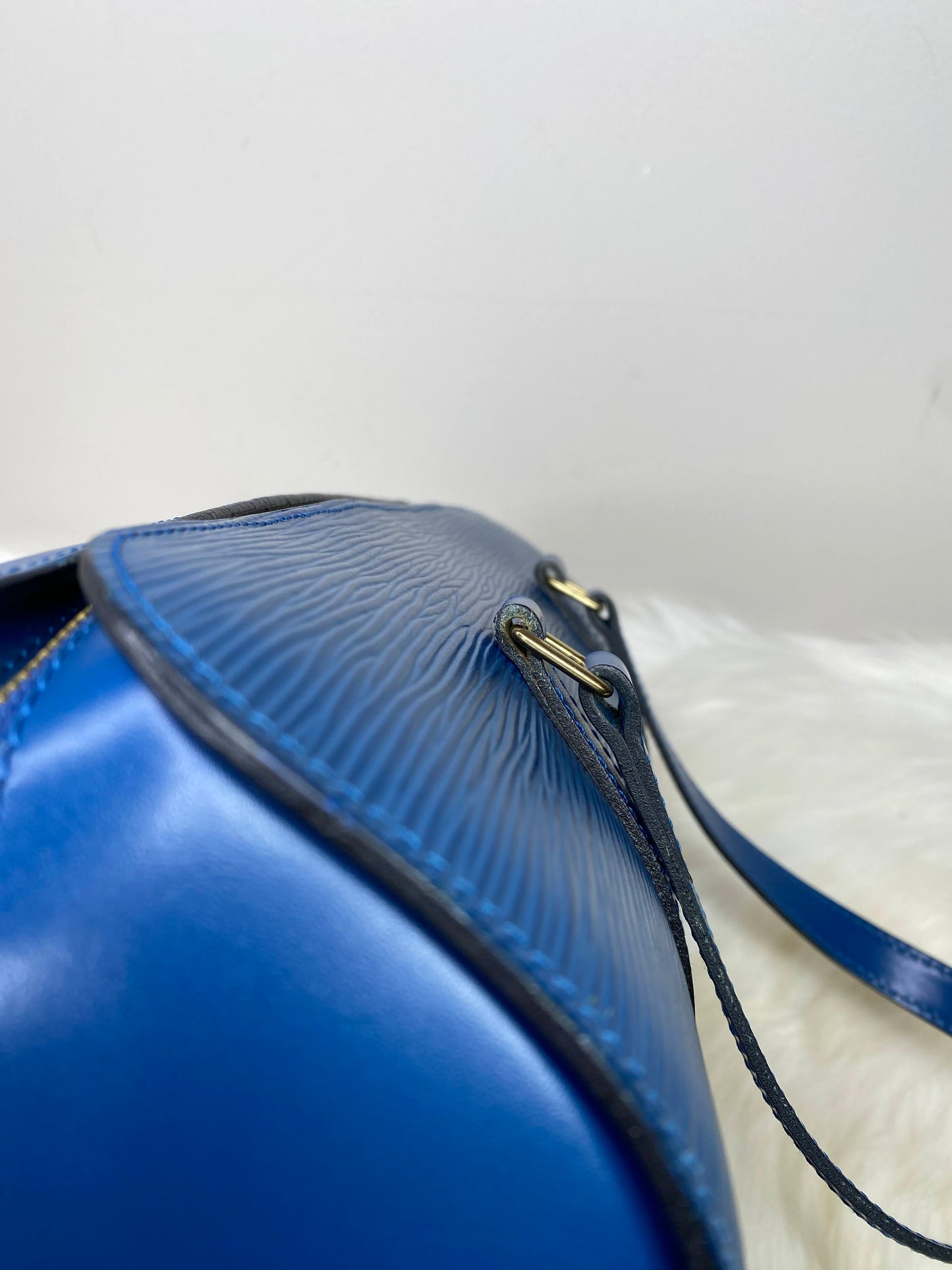 Louis Vuitton Soufflot Top Handle Bag in Epi Leather - Toledo Blue