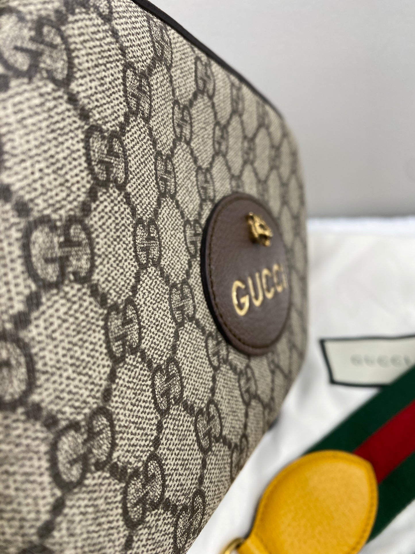 Gucci Neo Vintage | GG Supreme Canvas | Messenger Crossbody Bag