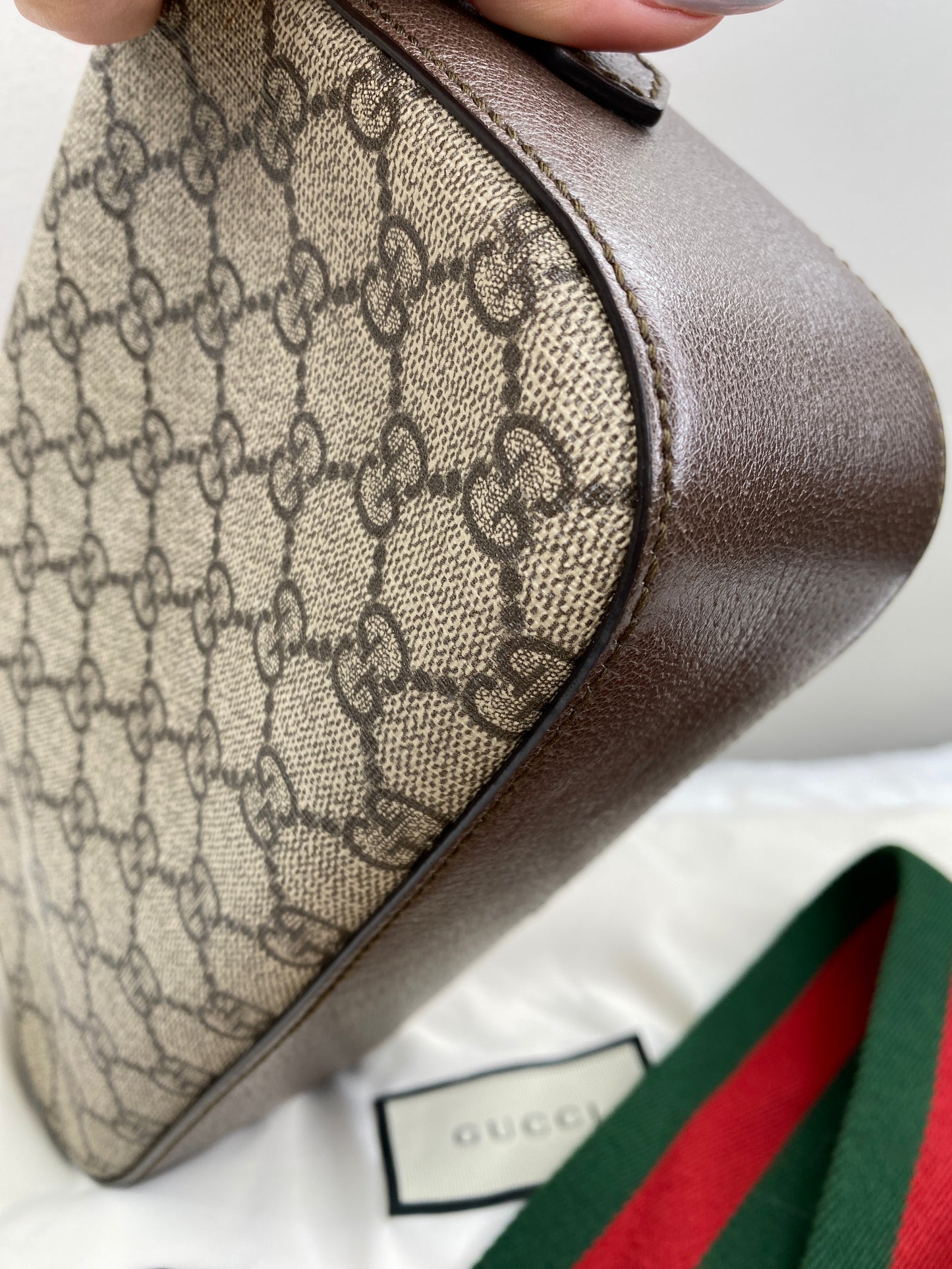 Gucci Neo Vintage | GG Supreme Canvas | Messenger Crossbody Bag